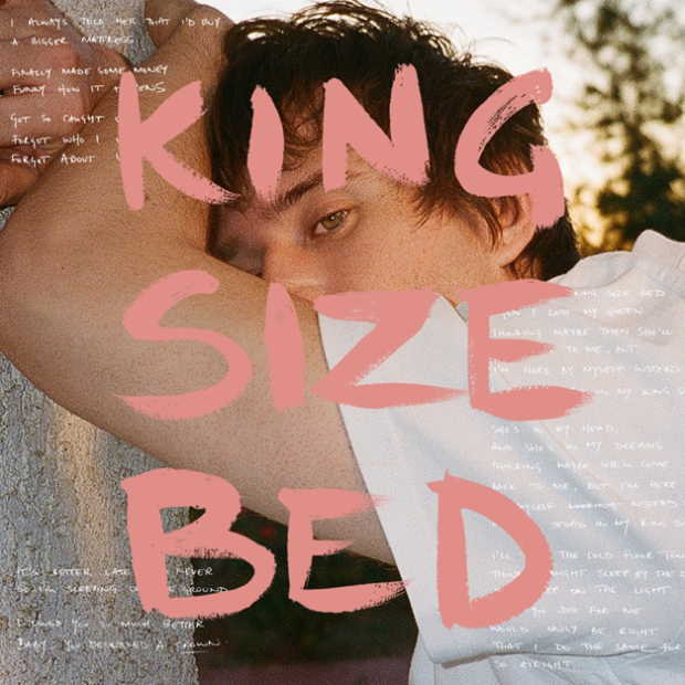 ALEC BENJAMIN LAUNCHES NEW SINGLE “KING SIZE BED” – TEASES UPCOMING ALBUM